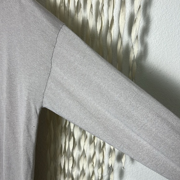 NAADAM Pewter Color Silk Cashmere Long Sleeve Turtleneck Sweater Size M - Picture 4 of 9